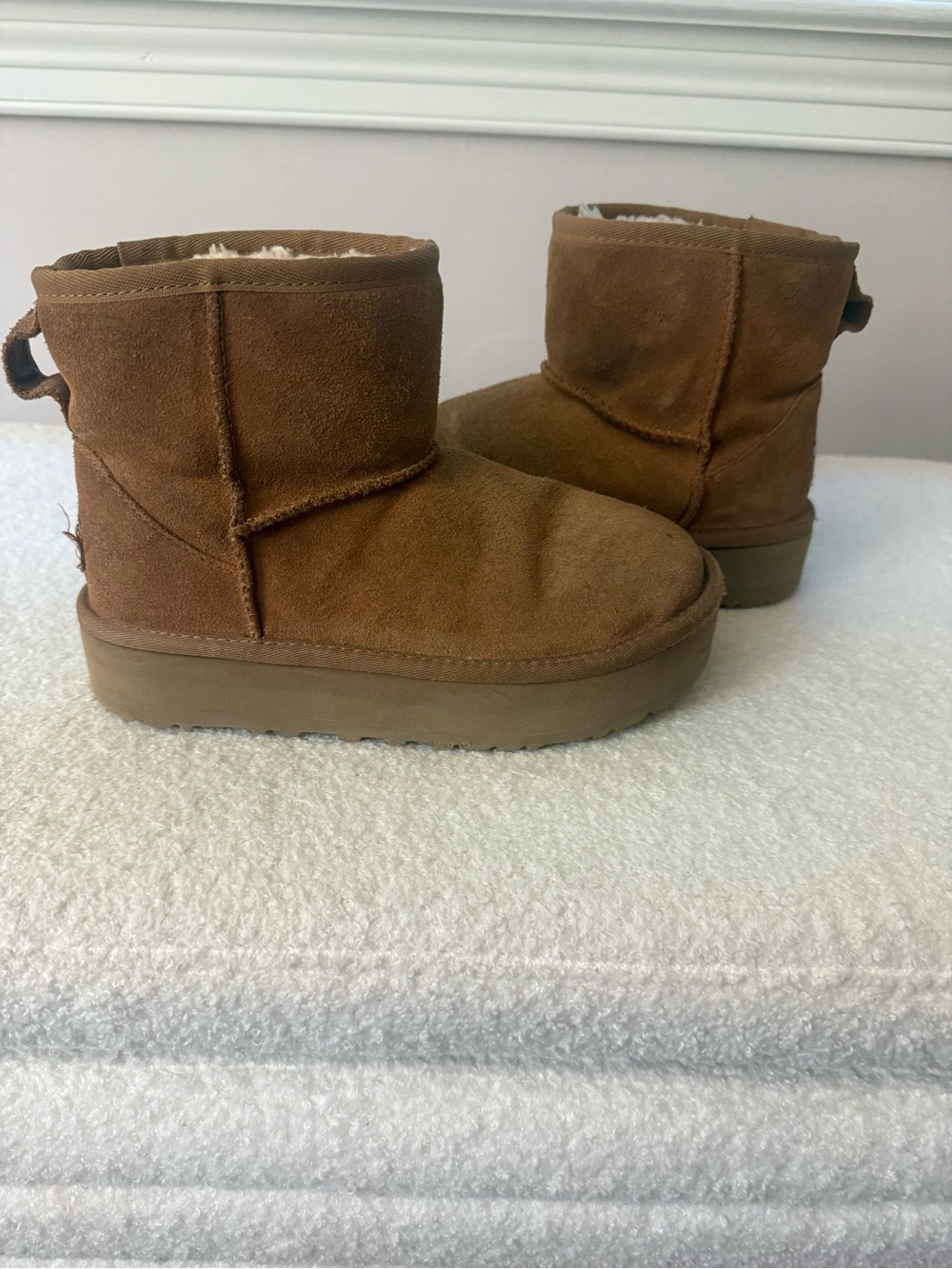 Authentic UGG boots - Picture 5 of 6